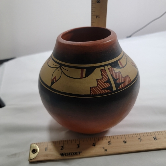 mexican pottery vase Southwestern Native Burnt Orange Signed - Picture 4 of 8